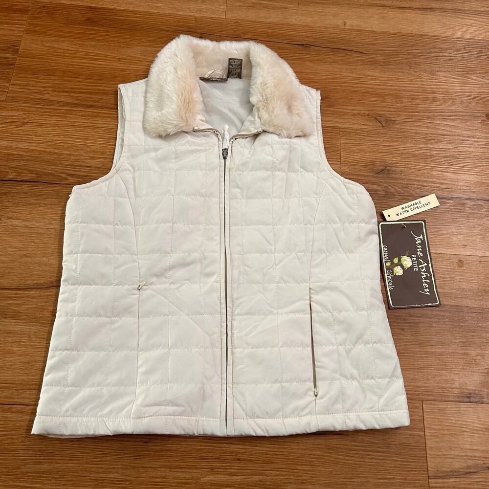 Vintage White Quilted Vest Jacket Faux Fur Collar NWT Y2K Jane Ashley M -